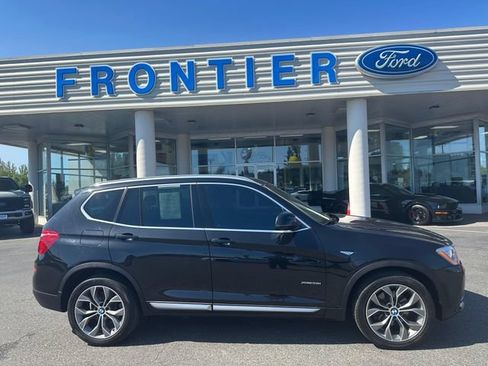 Used 2017 BMW X3 xDrive28i AWD/4WD image 1