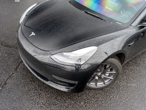 Used 2023 Tesla Model 3 Standard Range image 2