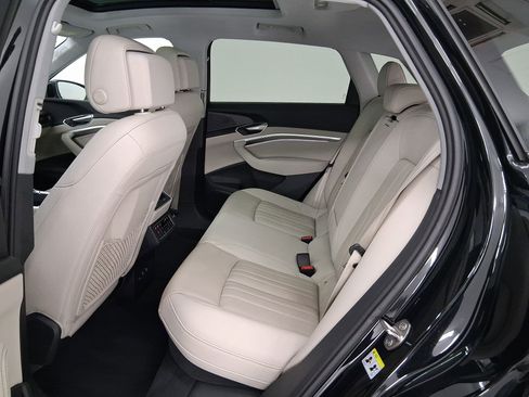 Used 2022 Audi e-tron Premium Plus image 12