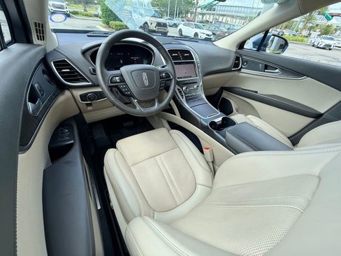 Used 2019 Lincoln Nautilus Reserve image 20