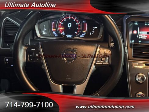 Used 2016 Volvo XC60 T5 w/ Proximity Package image 16