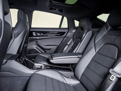 New 2026 Porsche Panamera 4 image 17