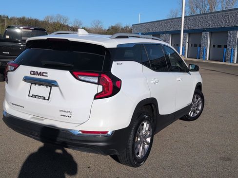 Used 2024 GMC Terrain SLT AWD/4WD image 8
