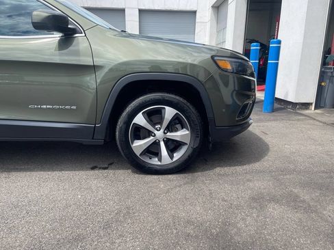 Used 2021 Jeep Cherokee Limited AWD/4WD image 9