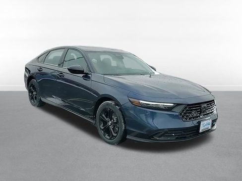 New 2025 Honda Accord SE image 3