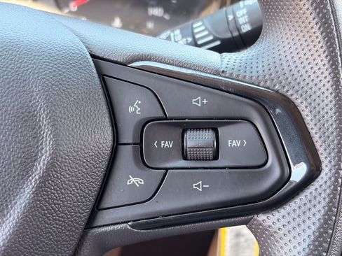 Used 2026 Chevrolet Trax LS FWD image 24