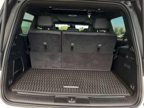 New 2026 Jeep Grand Wagoneer 4WD image 27