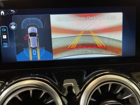 Certified 2025 Mercedes-Benz GLA 250 image 24