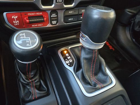 Used 2020 Jeep Gladiator Rubicon AWD/4WD image 22