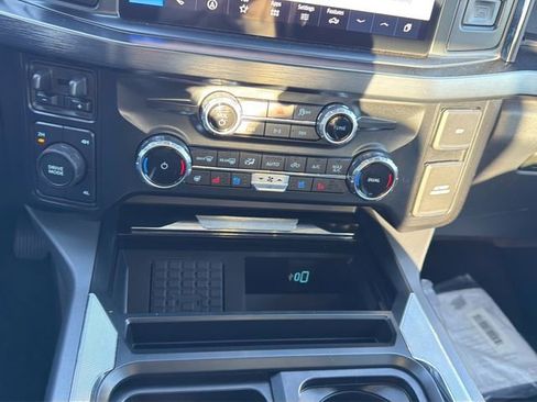 Used 2025 Ford F350 Lariat w/ Lariat Ultimate Package image 28