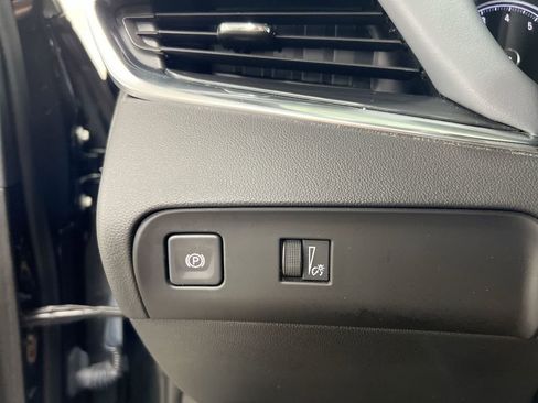 Used 2023 Buick Enclave Essence FWD image 18