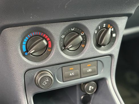 Used 2010 Ford Transit Connect XL FWD image 21