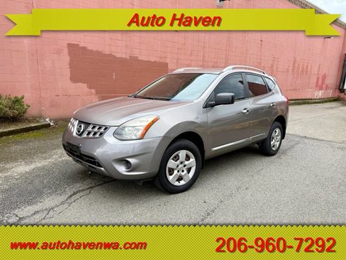 Used 2014 Nissan Rogue S w/ Convenience Package image 1
