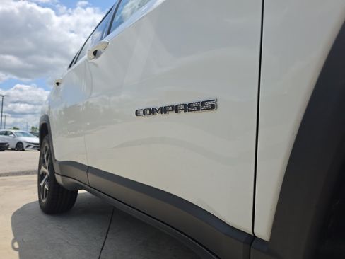 Used 2025 Jeep Compass Limited AWD/4WD image 20