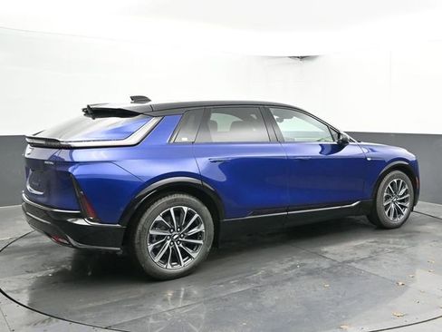 New 2025 Cadillac Lyriq Sport image 8