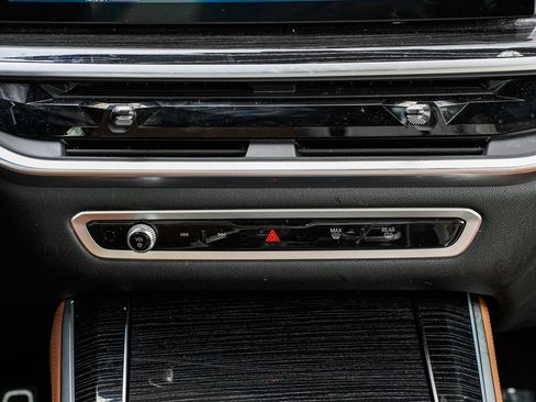 Used 2024 BMW X5 M60i image 15