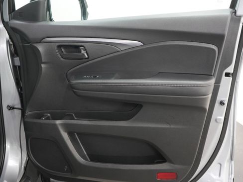 Used 2023 Honda Passport EX-L image 12