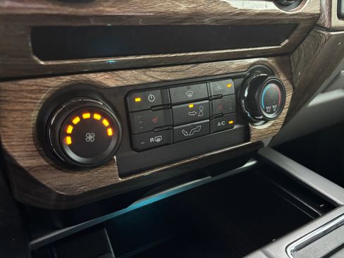 Used 2019 Ford F150 XLT w/ Equipment Group 302A Luxury RWD image 37