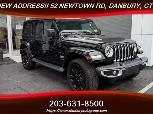 Used 2021 Jeep Wrangler Unlimited Sahara w/ Cold Weather Group AWD/4WD image 7