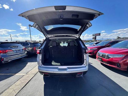 Used 2021 Chevrolet Traverse Premier AWD/4WD image 28