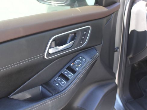 Used 2023 Nissan Rogue Platinum w/ Platinum Premium Package AWD/4WD image 19