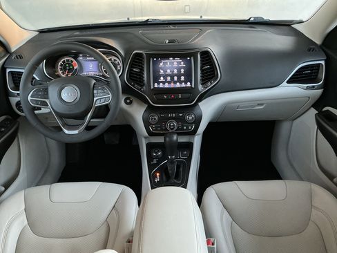 Used 2021 Jeep Cherokee Latitude Lux w/ Sun & Sound Group image 4