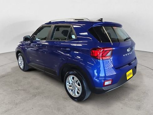 Used 2021 Hyundai Venue SEL FWD image 7
