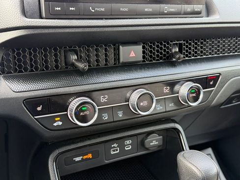 Used 2023 Honda CR-V EX image 6