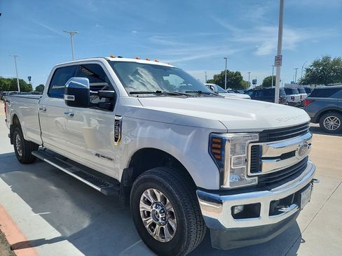Used 2019 Ford F350 XLT w/ XLT Premium Package AWD/4WD image 4