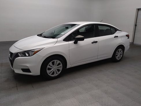 Used 2022 Nissan Versa S FWD image 2