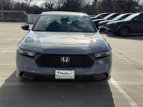 Certified 2025 Honda Accord SE image 9