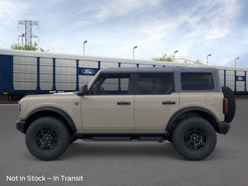 New 2026 Ford Bronco Badlands image 3
