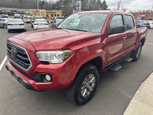 Used 2019 Toyota Tacoma SR5 image 4