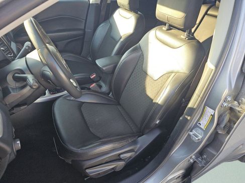 Used 2021 Jeep Compass Latitude image 6