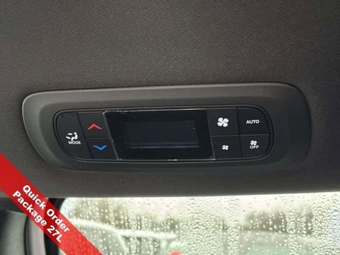 New 2026 Chrysler Pacifica Select image 9