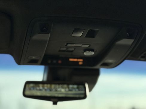 Used 2018 Cadillac Escalade Platinum image 23