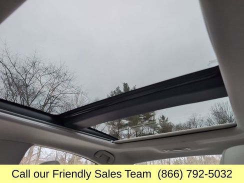 Used 2025 Toyota Camry XLE w/ Premium Package image 24