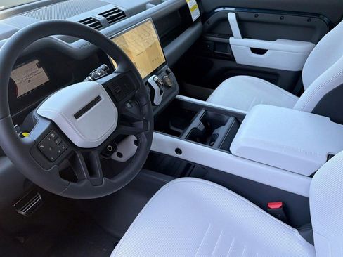 New 2026 Land Rover Defender 110 OCTA AWD/4WD image 4
