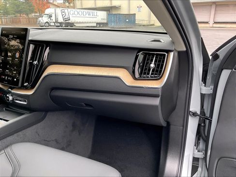 New 2026 Volvo XC60 B5 Plus w/ Climate Package AWD/4WD image 28