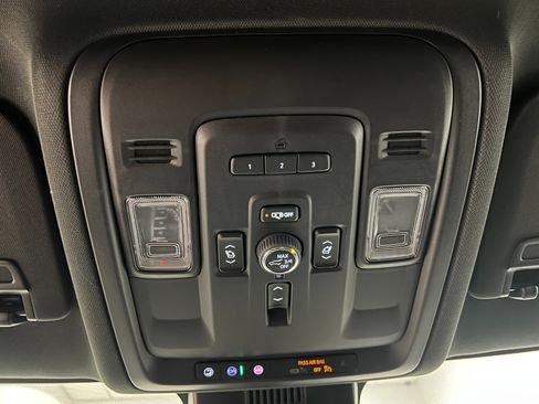 Used 2024 Chevrolet Tahoe High Country image 45