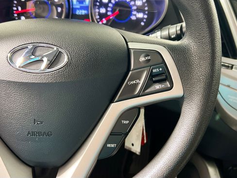 Used 2014 Hyundai Veloster image 19