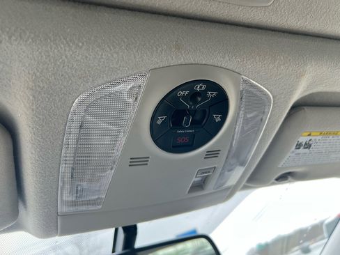 Used 2013 Toyota Prius Four image 45