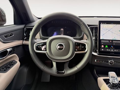New 2025 Volvo XC90 T8 Core image 12