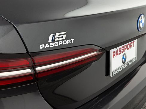 Certified 2024 BMW i5 eDrive40i w/ Premium Package image 11