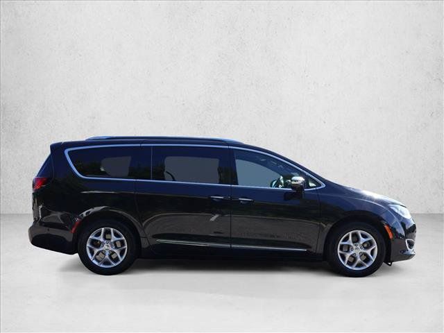 Used 2020 Chrysler Pacifica Limited FWD image 4