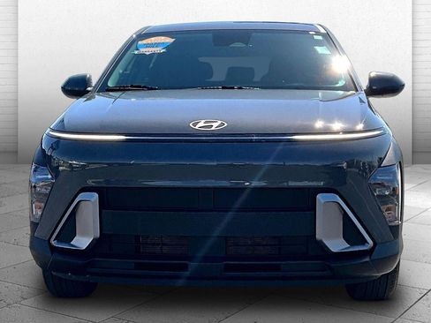 Used 2025 Hyundai Kona SE FWD image 2
