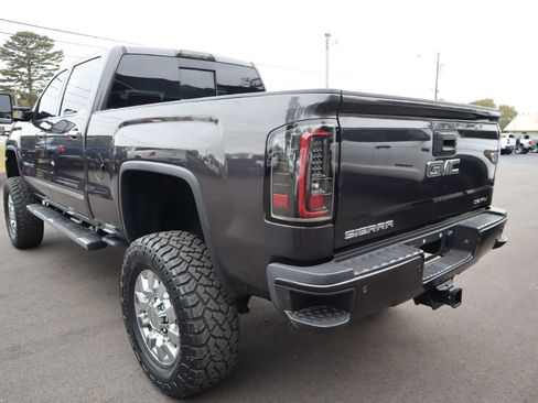 Used 2015 GMC Sierra 2500 Denali w/ Duramax Plus Package image 7