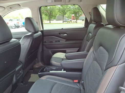 Used 2023 Nissan Pathfinder Platinum AWD/4WD image 14