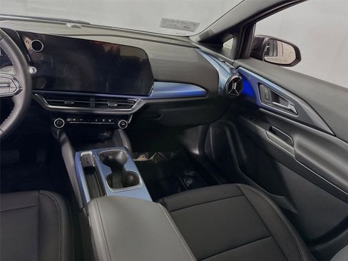 New 2026 Chevrolet Equinox EV LT image 17