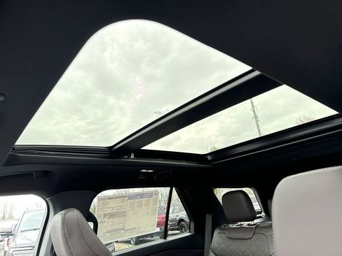 New 2025 Ford Explorer Platinum w/ LUX Leather Package image 19